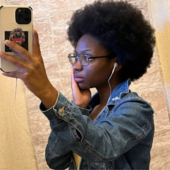 Meet your Posher, Aaliyah - Picture 1 of 1